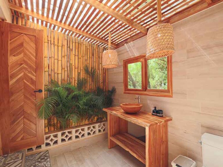 Tropical bathroom with handmade indigenous lamps